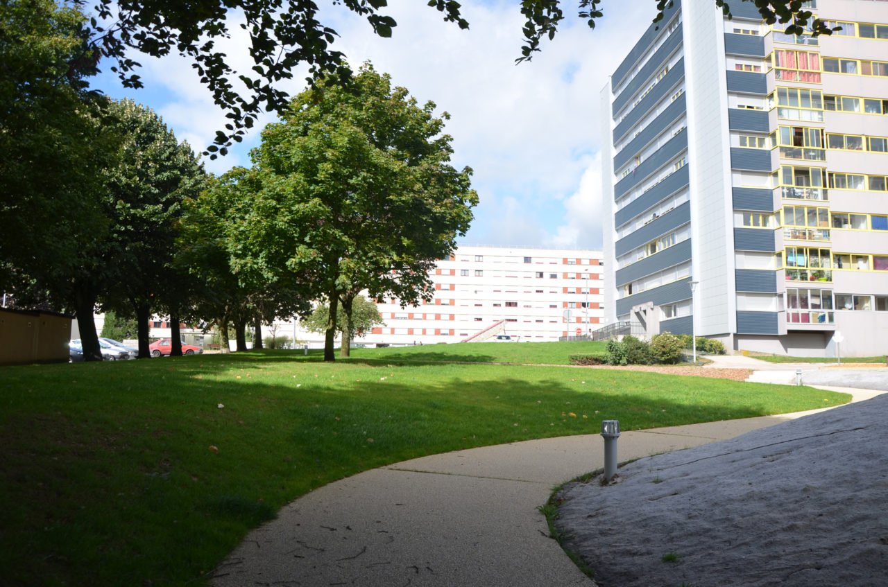 rénovation urbaine translation