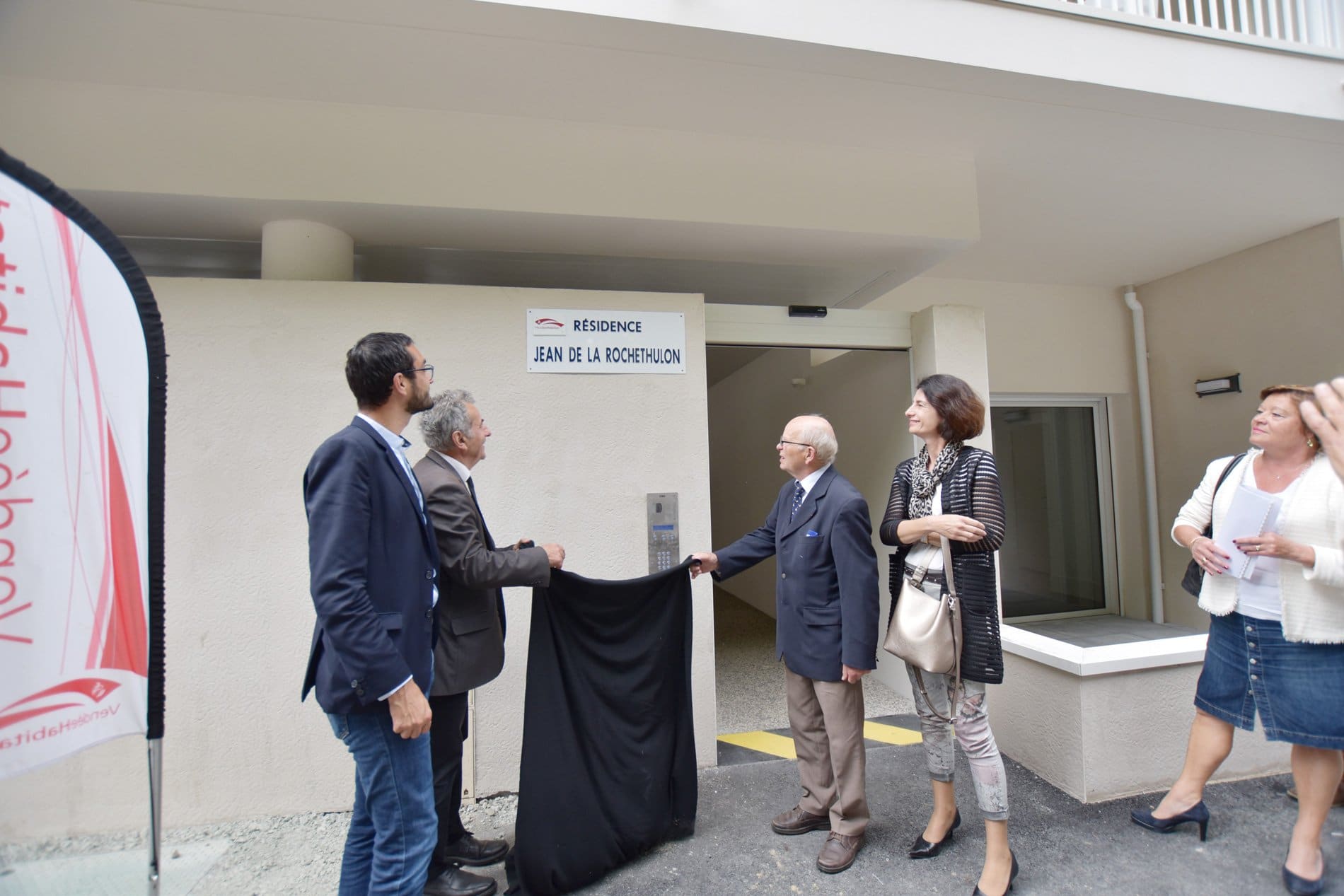 Président honoaraire de Vendée Habitat (1976-2004), Jean de La Rochethulon a inauguré "sa résidence", symbolisant proximité, densification et mixité