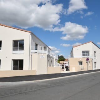 Mixité, densification, revitalisation de centre-bourg, solidarité ... ce programme de 8 logements à L'Herbergement montre sa singularité