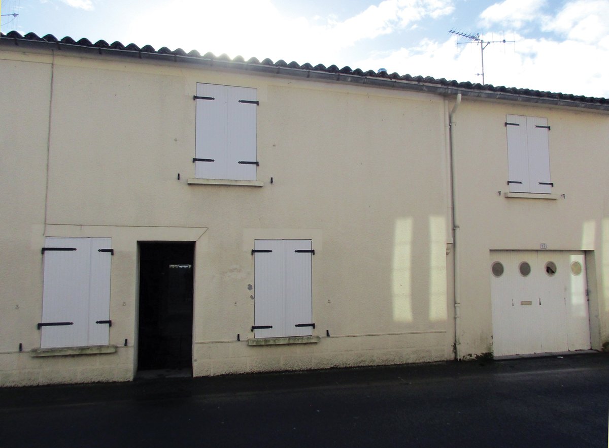 Doix-lès-Fontaines maison de bourg à vendre