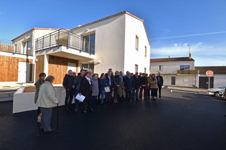 remise de clés de logements à Moutiers-les-Mauxfaits