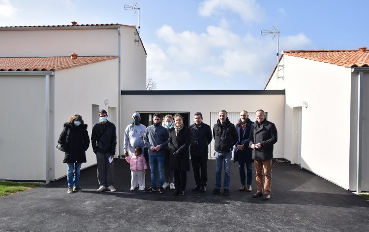 Remise de clés à Saint Hilaire de Voust