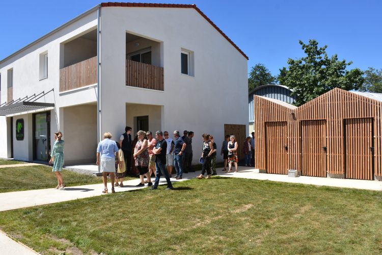 Remise de clés de la résidence du plan d'eau à Treize-Septiers