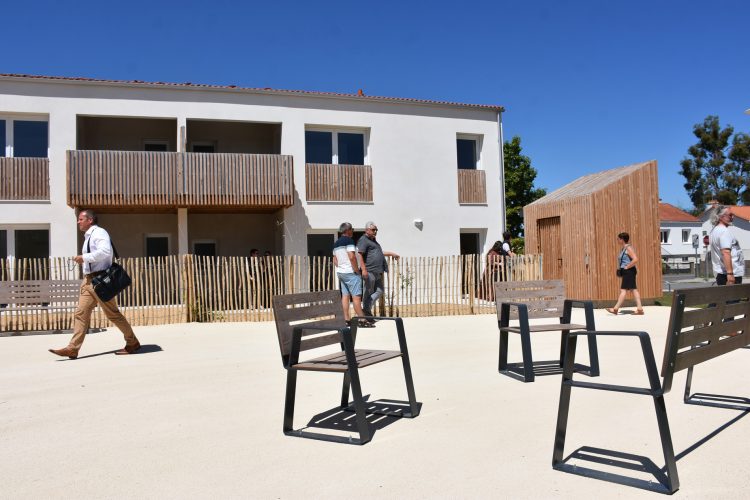 Remise de clés de la résidence du plan d'eau à Treize-Septiers