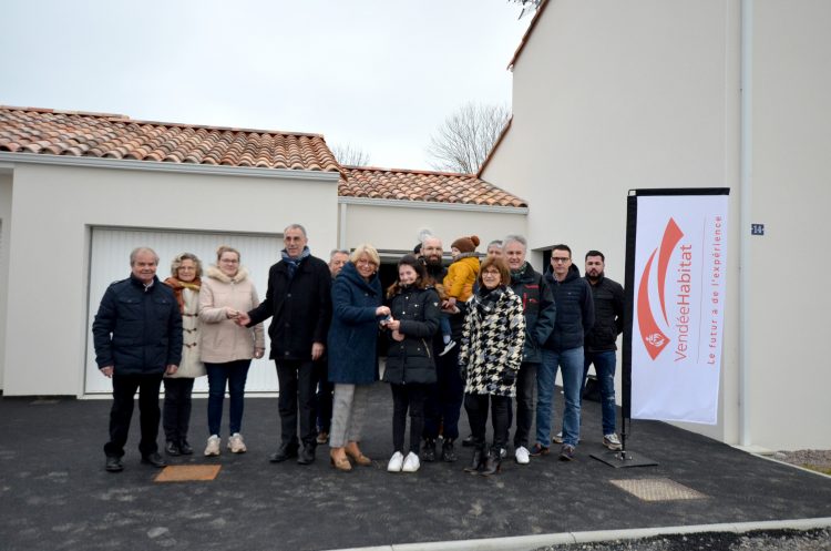 Remise de clés de la résidence Les Glycines de la Vrignaie à Nesmy