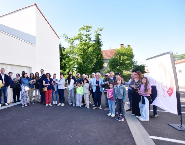 Locataires satisfaits, remise de clés Les Herbiers, avec Vendée Habitat