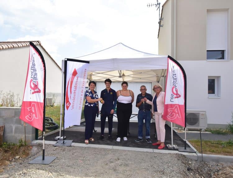 Remise de clés Lucie Aubrac à Aubigny-les-Clouzeaux