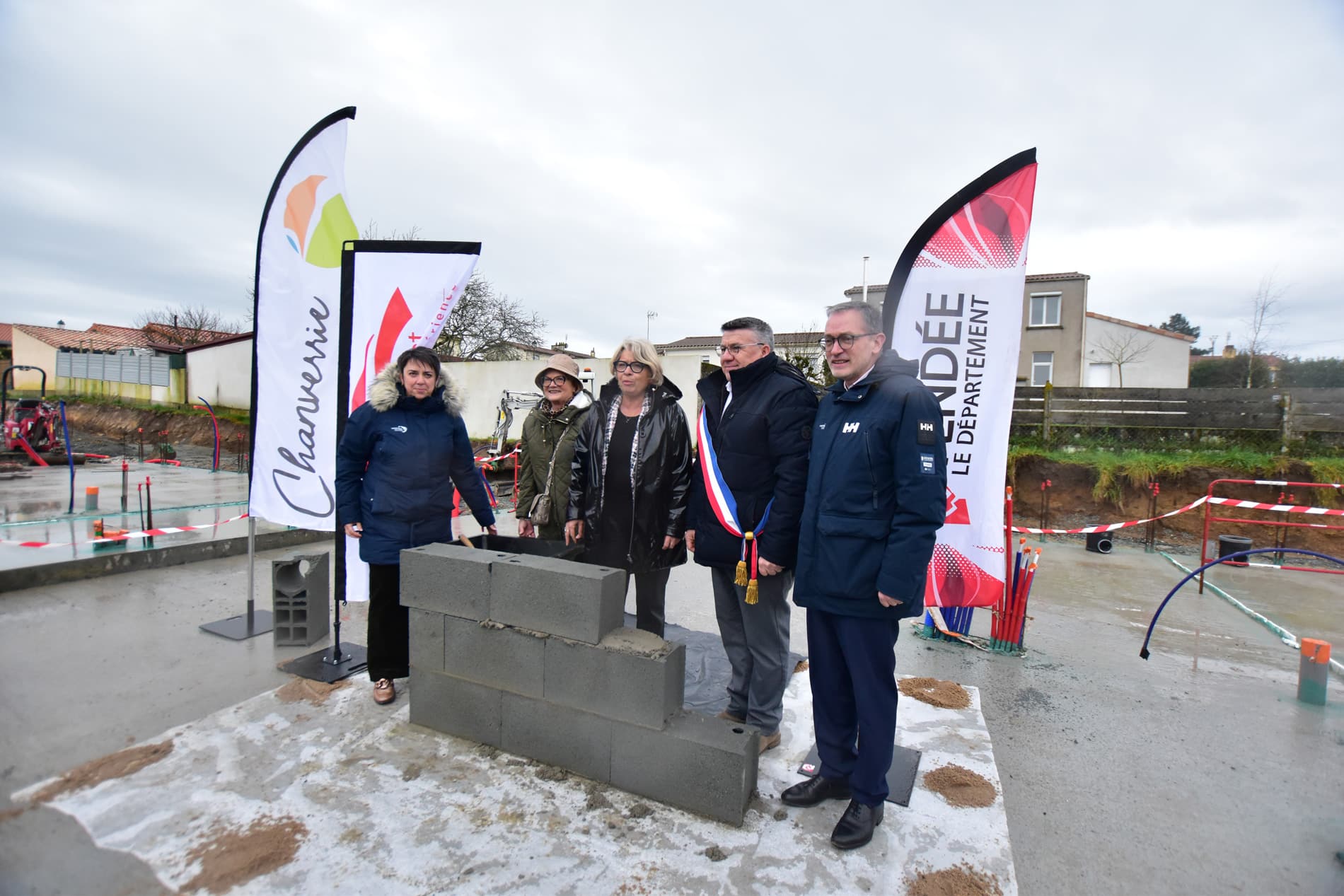 Pose de la première d'un programme de 15 logements et une salle communale à Chanverrie