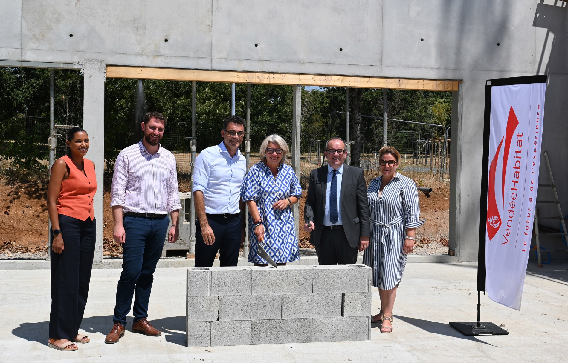 Pose de la première pierre de la future Agence de proximité Sud Est et Océan, à Fontenay-le-Comte
